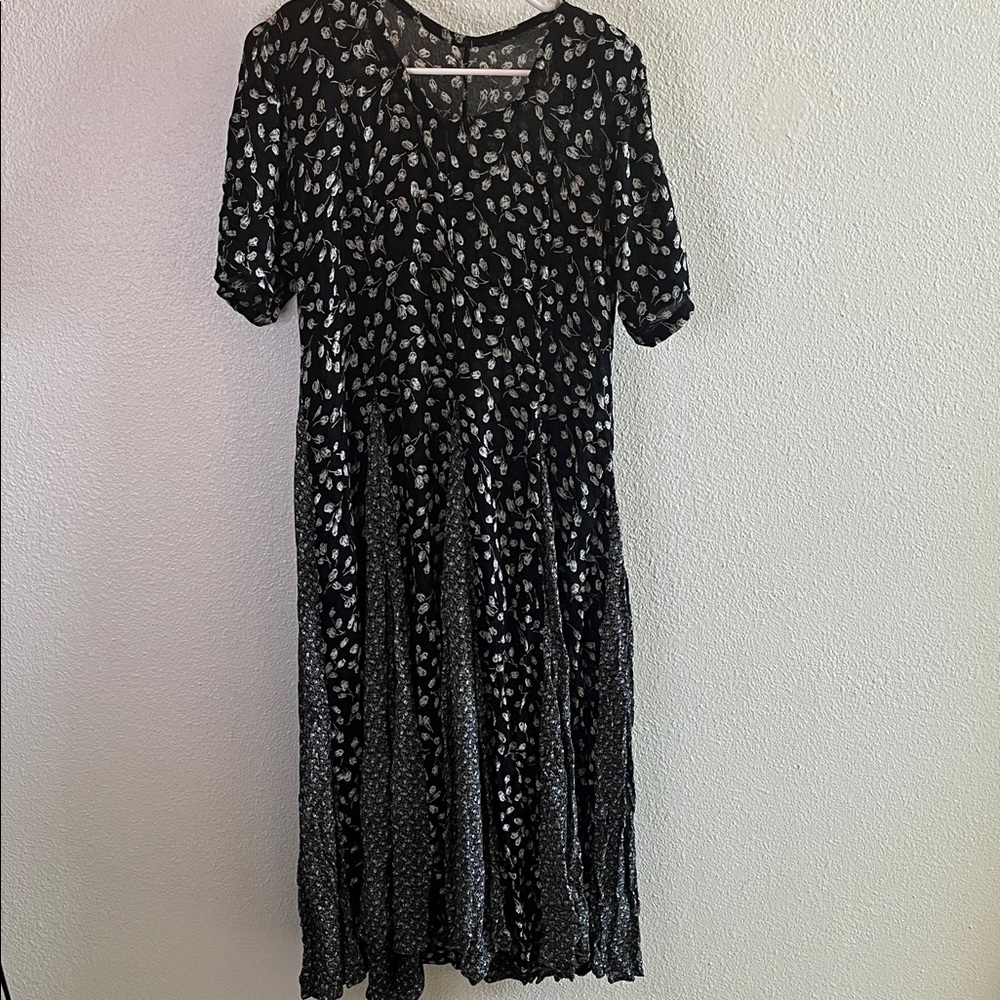 90’s Black and White Patterned Dress